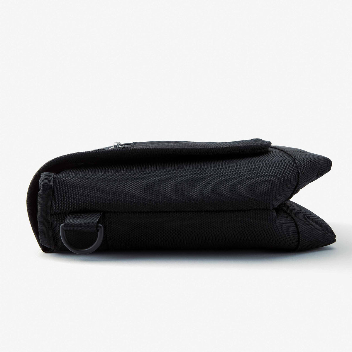 freezable-brooklyn-crossbody-r6 freezable-brooklyn-crossbody-black-ecofreeze-plus-flat_b62870bb-68b1-4c0c-846f-a30840c26944.jpg