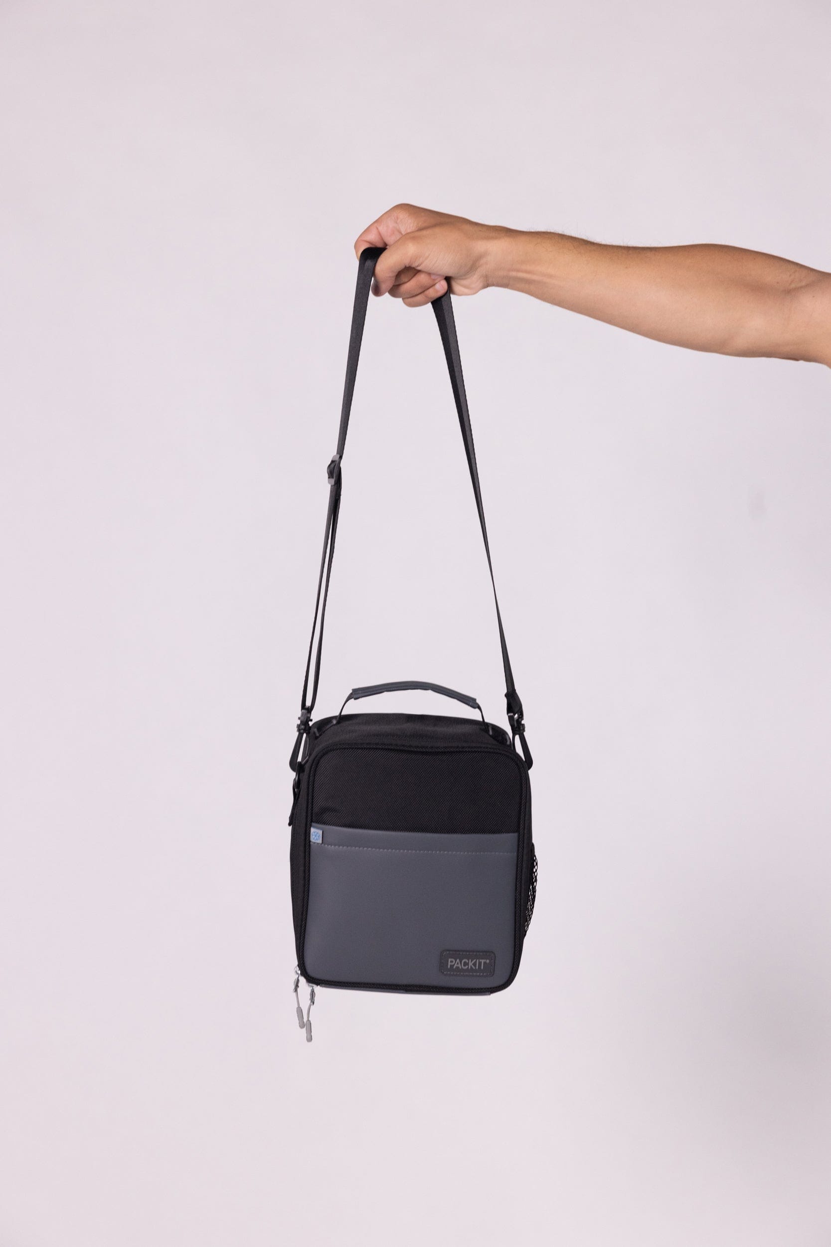 freezable-upright-lunch-box-u7 freezable-upright-lunch-box-black-gray-product-only_edit.jpg