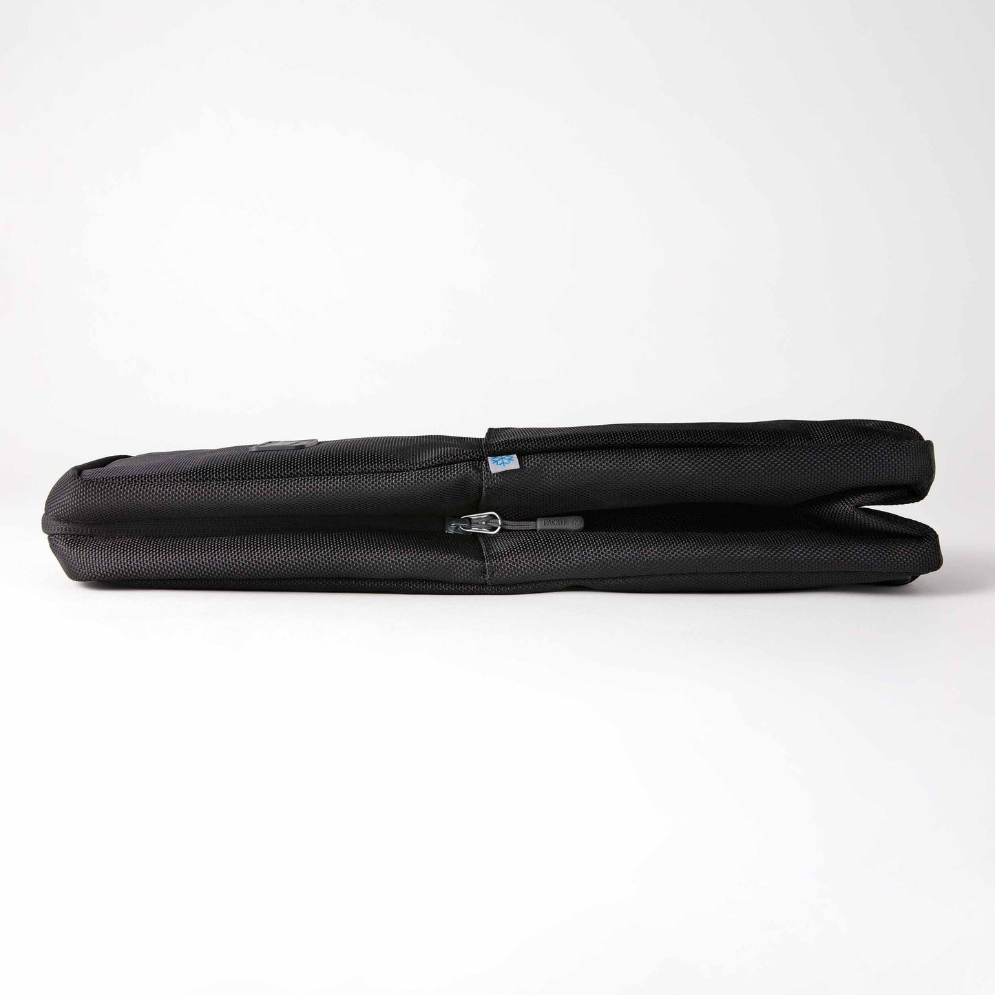 freezable-wine-carrier-b1 freezable-wine-carrier-black-ecofreeze-plus-flat.jpg