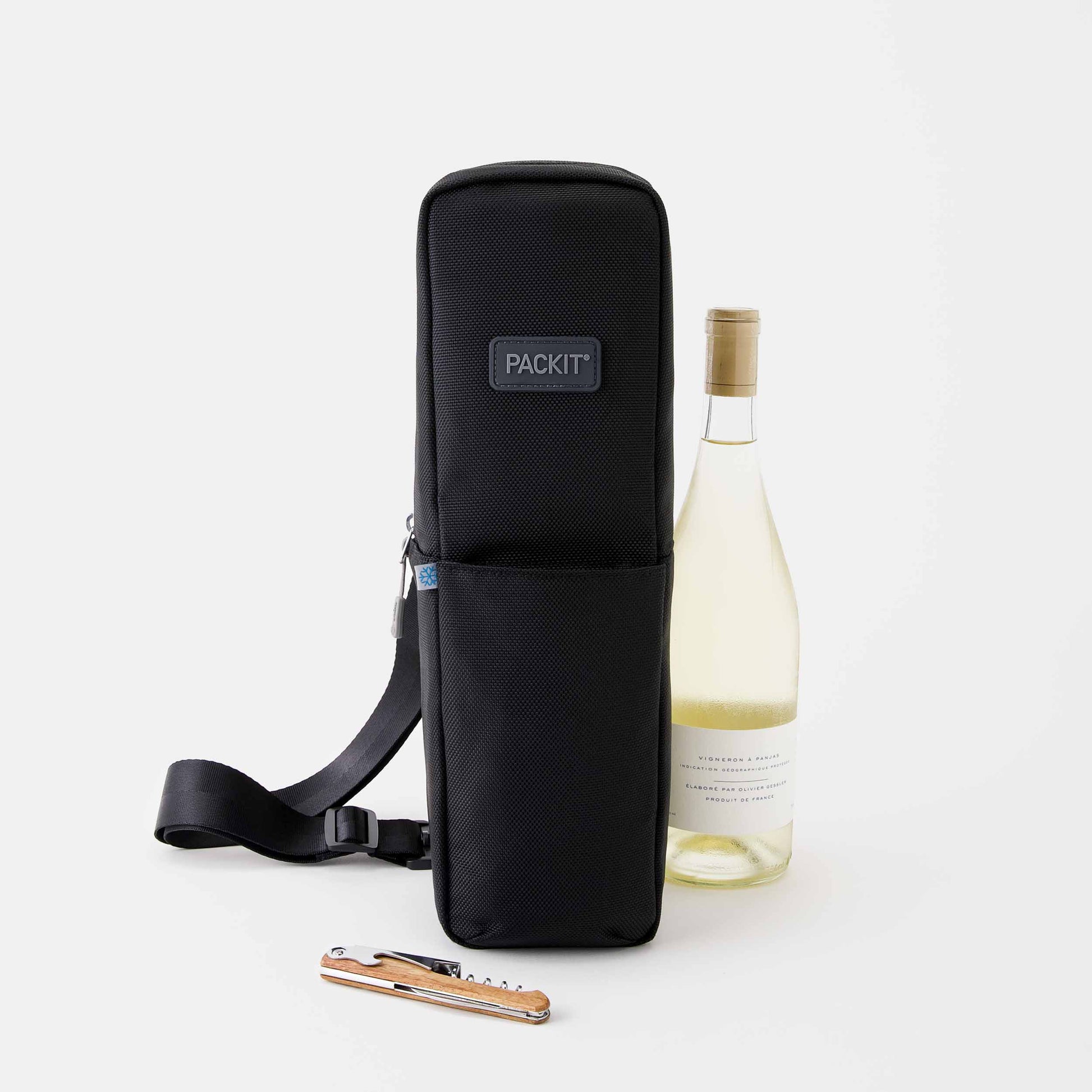 freezable-wine-carrier-b1 freezable-wine-carrier-black-ecofreeze-plus-front-with-wine.jpg